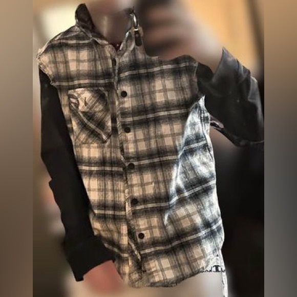 Fasionnova Black & White Flannel With Detachable Hood - Picture 5 of 6